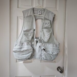 Nike ACG Buttles Vest-Light Silver